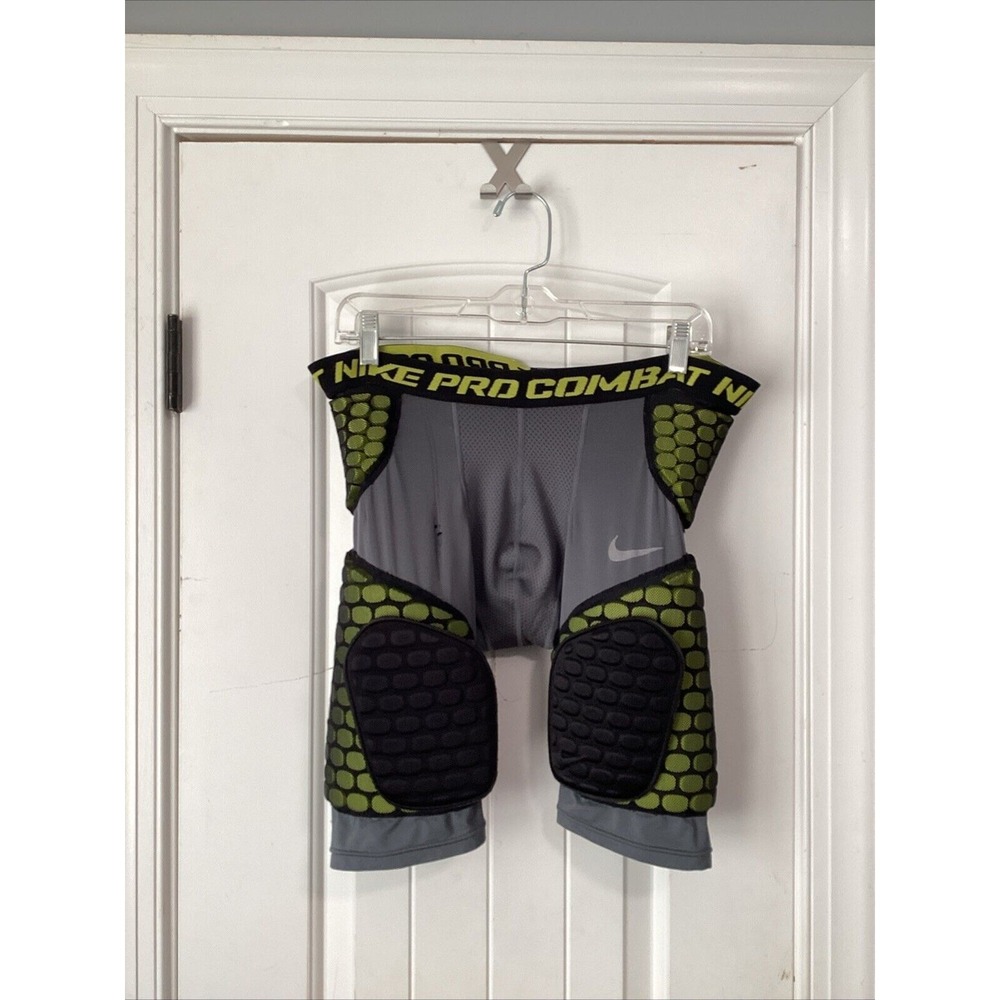 nike pro combat padded compression shorts Men's M